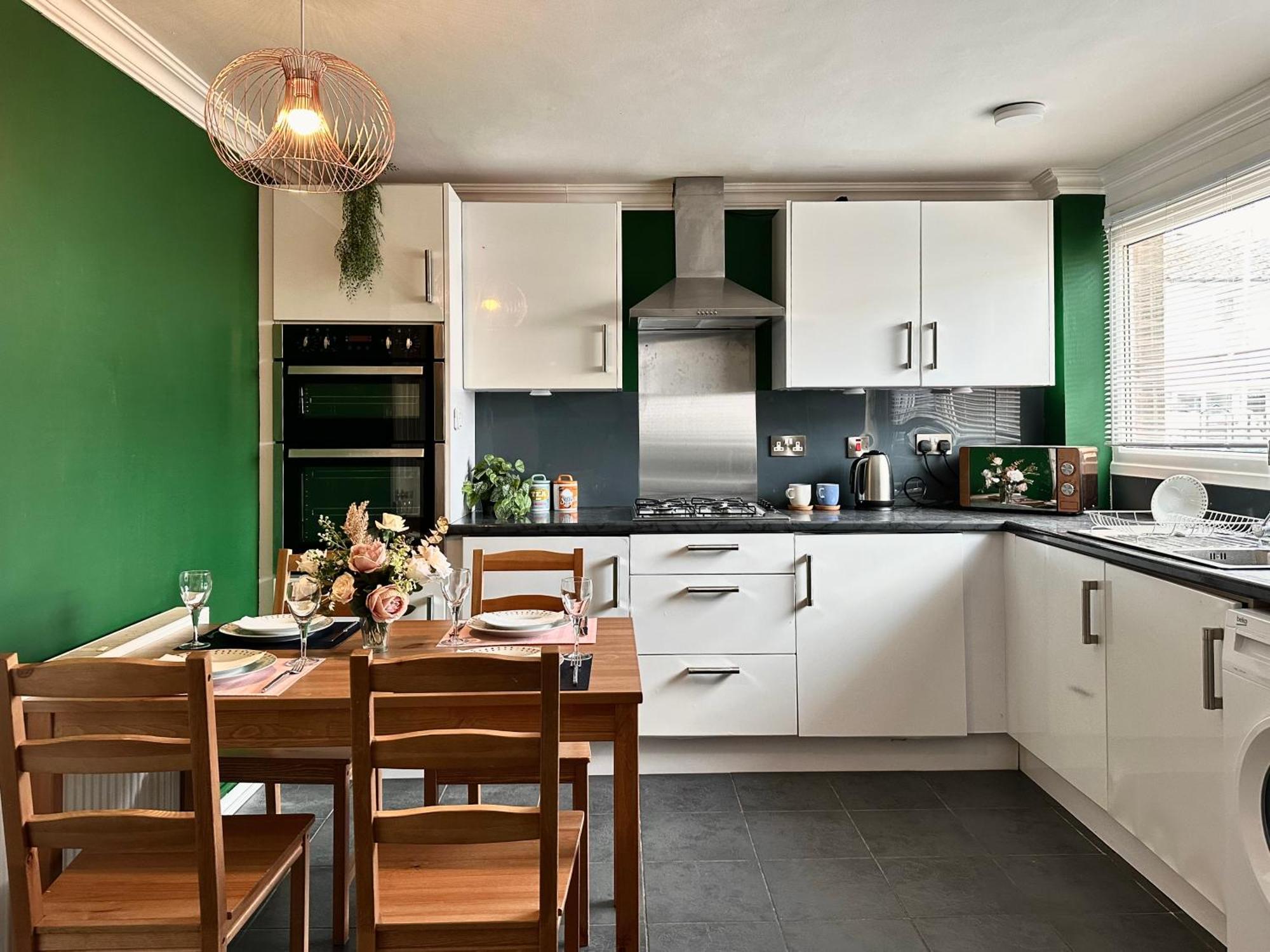 6 Guests House Old Trafford,Media City,City Centre, Free Parking Manchester Bagian luar foto